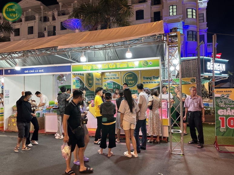 Gà Đã Làm Sạch (Gà Tam Hoàng Tâm Việt)