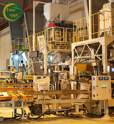 Nhà máy chế biến thức ăn chăn nuôi